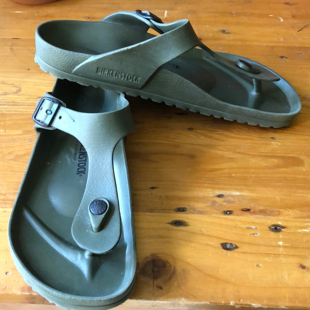 Green Khaki EVA Birkenstock Gizeh Beach sandals, size 9